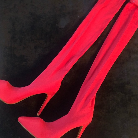 Shoes / Boots - Picture 1 of 3